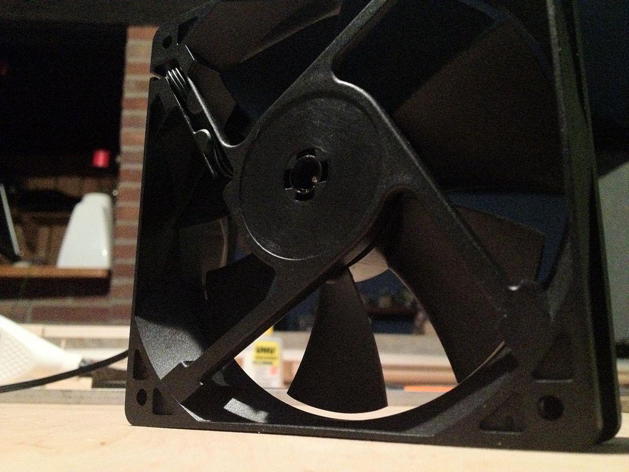 [05/06/2012] Update: Hardware lackiert und mit bunter Beleuchtung (26)