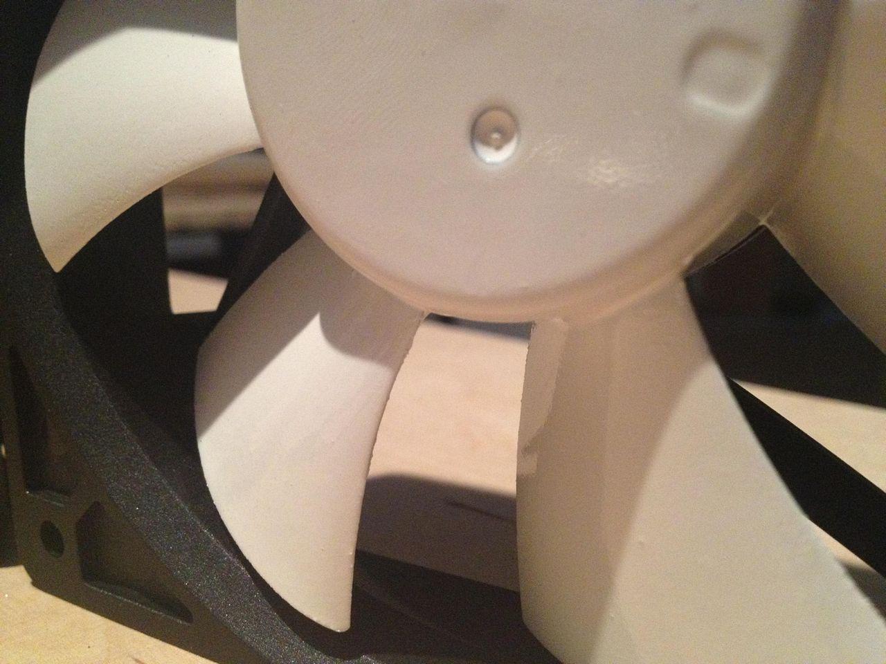 [05/06/2012] Update: Hardware lackiert und mit bunter Beleuchtung (35)