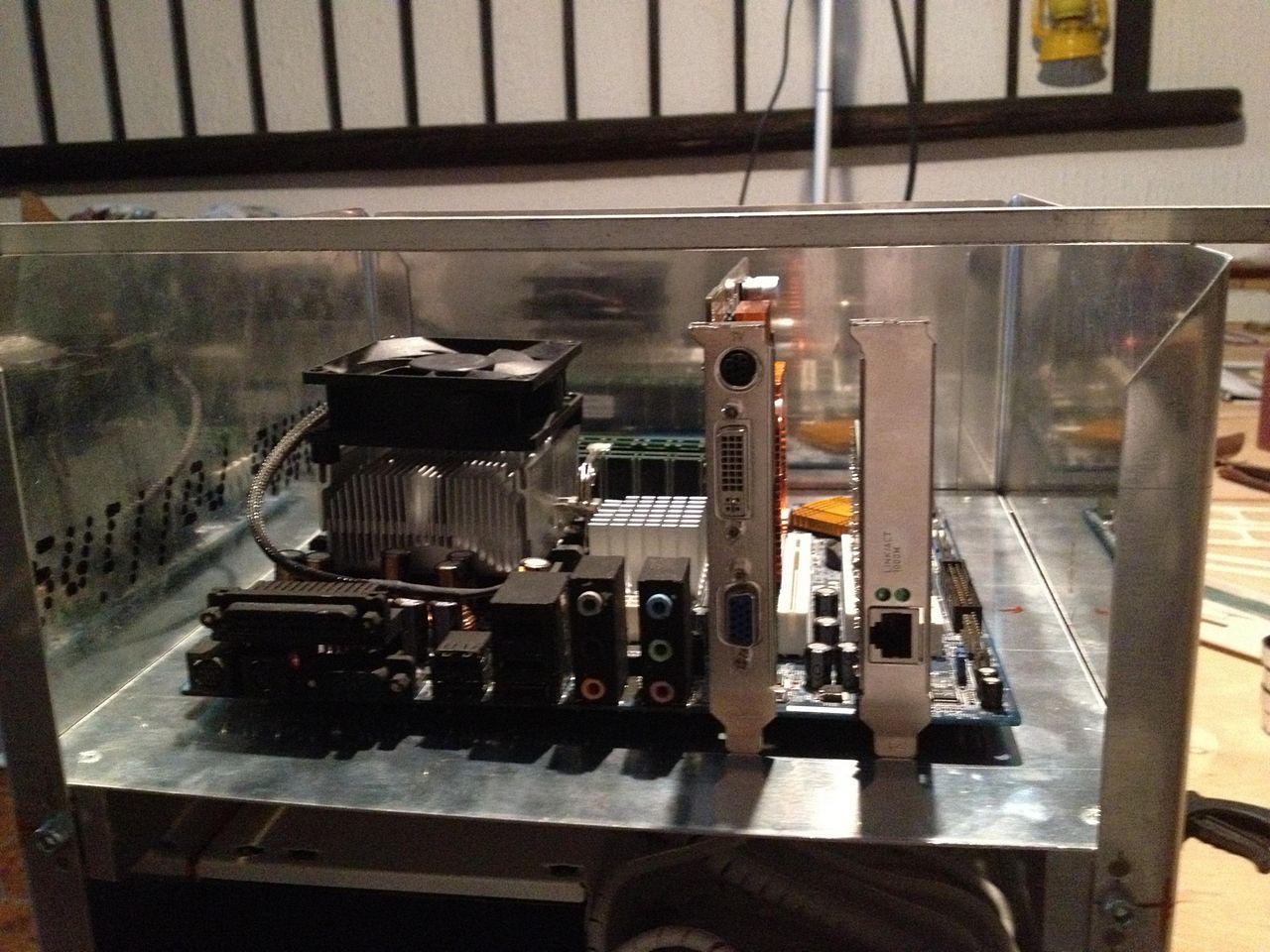 [05/06/2012] Update: Hardware lackiert und mit bunter Beleuchtung (47)