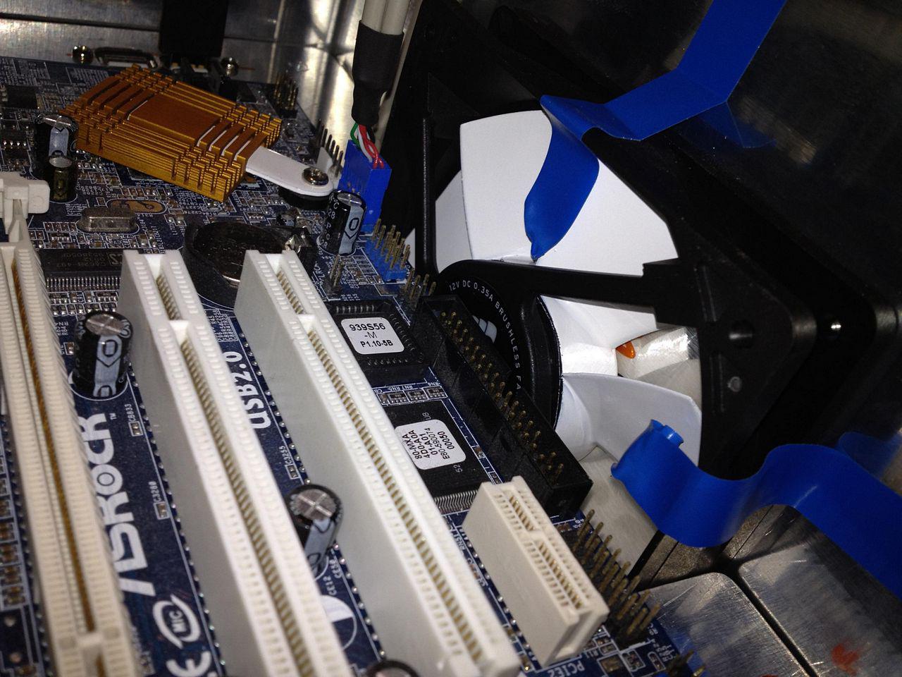 [05/06/2012] Update: Hardware lackiert und mit bunter Beleuchtung (61)