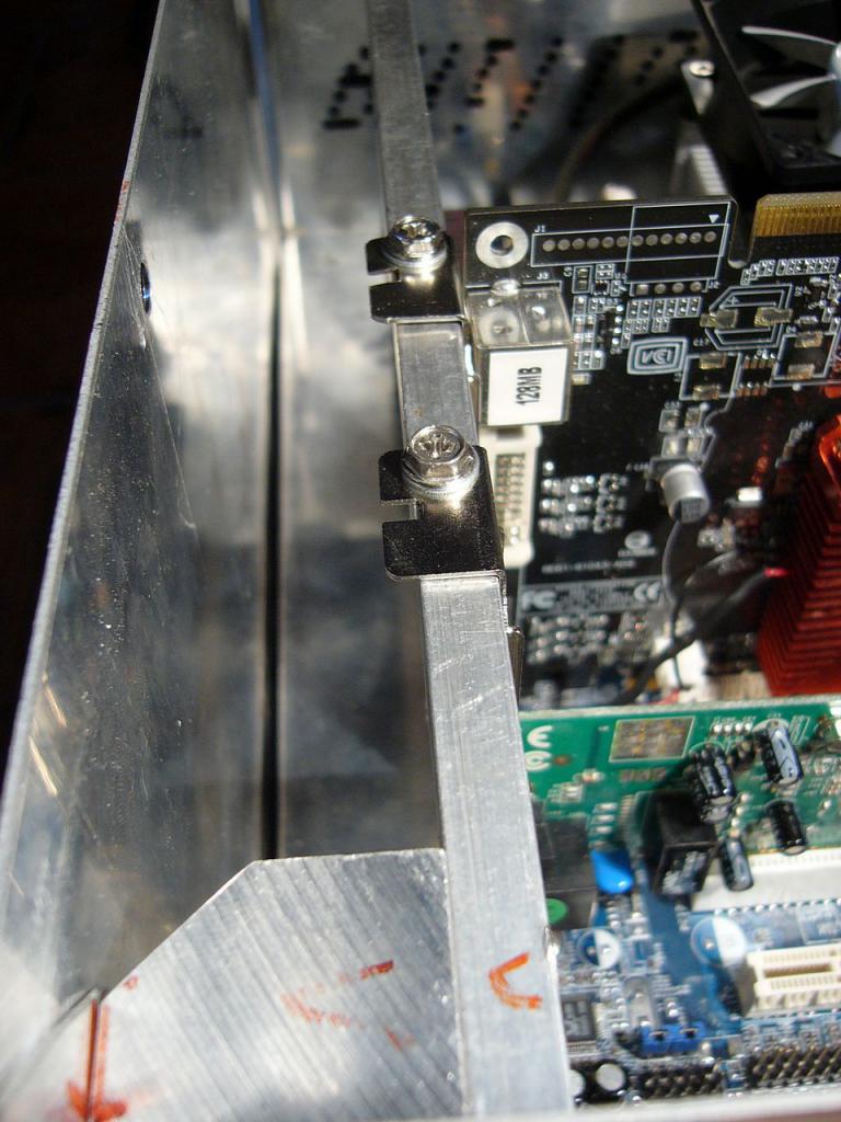 [05/06/2012] Update: Hardware lackiert und mit bunter Beleuchtung (91)