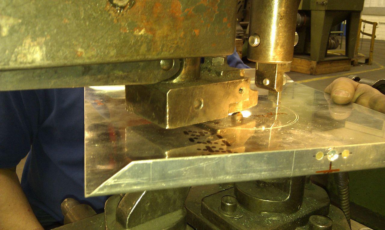 [05/06/2012] Update: Hardware lackiert und mit bunter Beleuchtung (96)