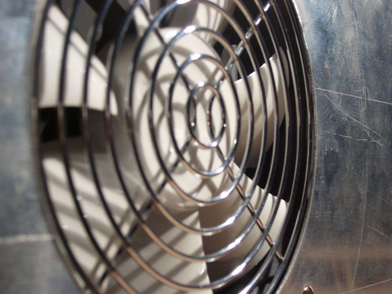 [05/06/2012] Update: Hardware lackiert und mit bunter Beleuchtung (101)