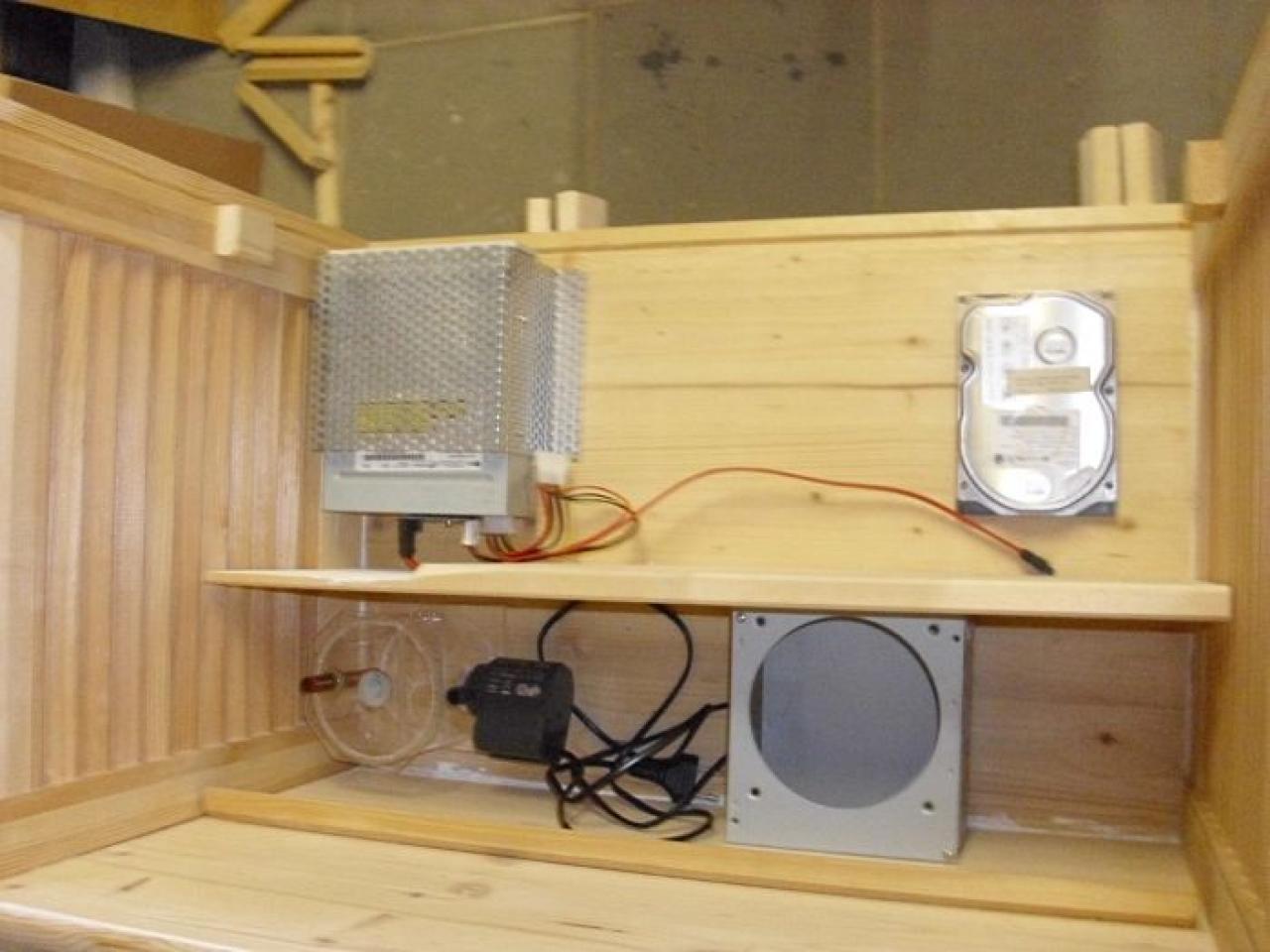 [29/06/2012] Stealth-PC aus Holz: Hier entsteht ein dreifach unterteiltes Eigenbau-Gehäuse (9)