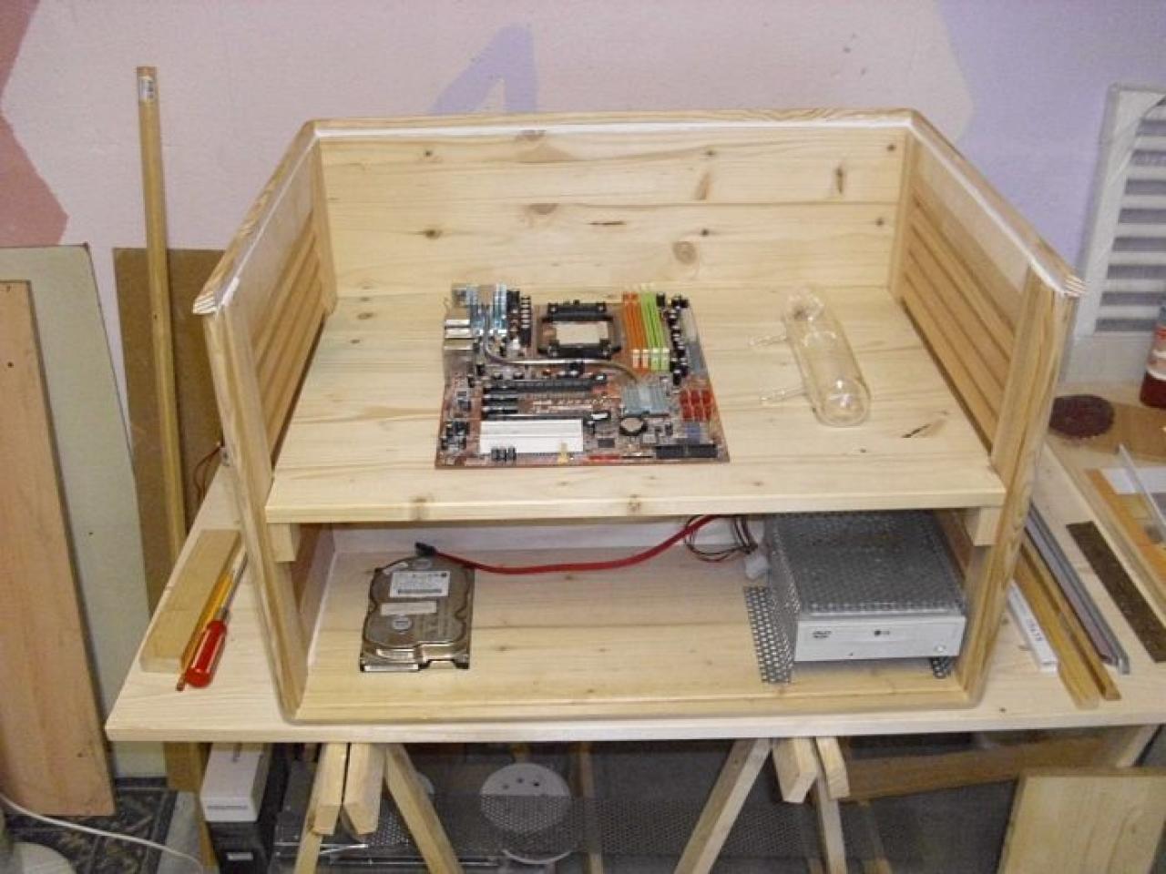 [29/06/2012] Stealth-PC aus Holz: Hier entsteht ein dreifach unterteiltes Eigenbau-Gehäuse (11)