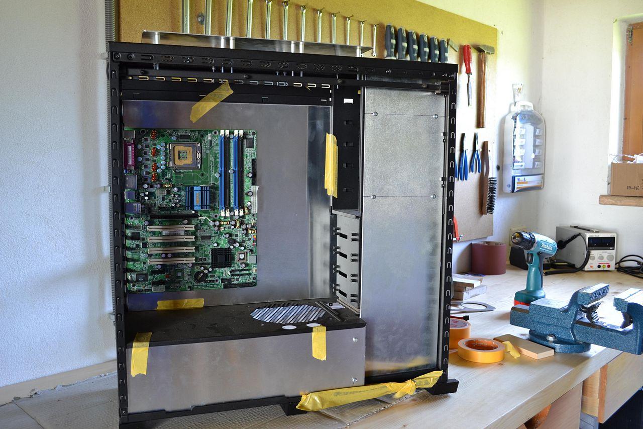 [26/06/2012] Casemod: Corsair Obsidian 800D bekommt Alu-Innenraum (10)