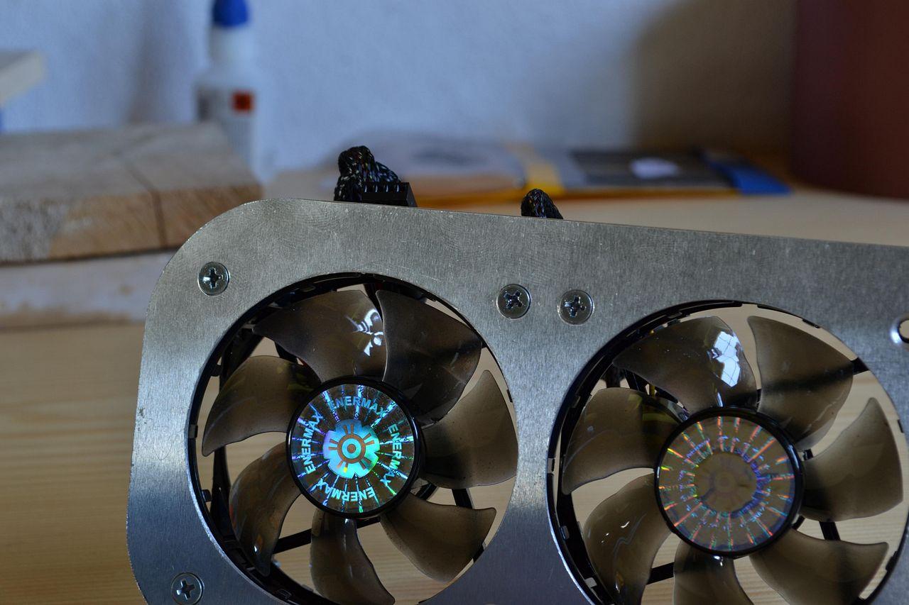 [26/06/2012] Casemod: Corsair Obsidian 800D bekommt Alu-Innenraum (13)