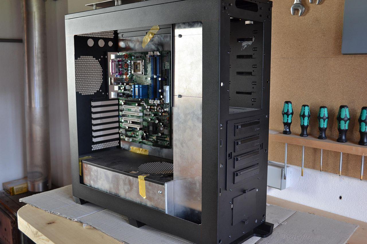 [26/06/2012] Casemod: Corsair Obsidian 800D bekommt Alu-Innenraum (19)