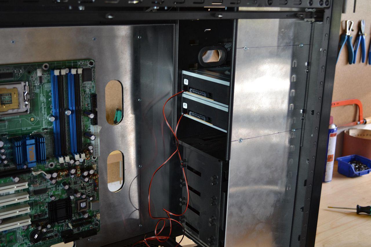 [26/06/2012] Casemod: Corsair Obsidian 800D bekommt Alu-Innenraum (22)