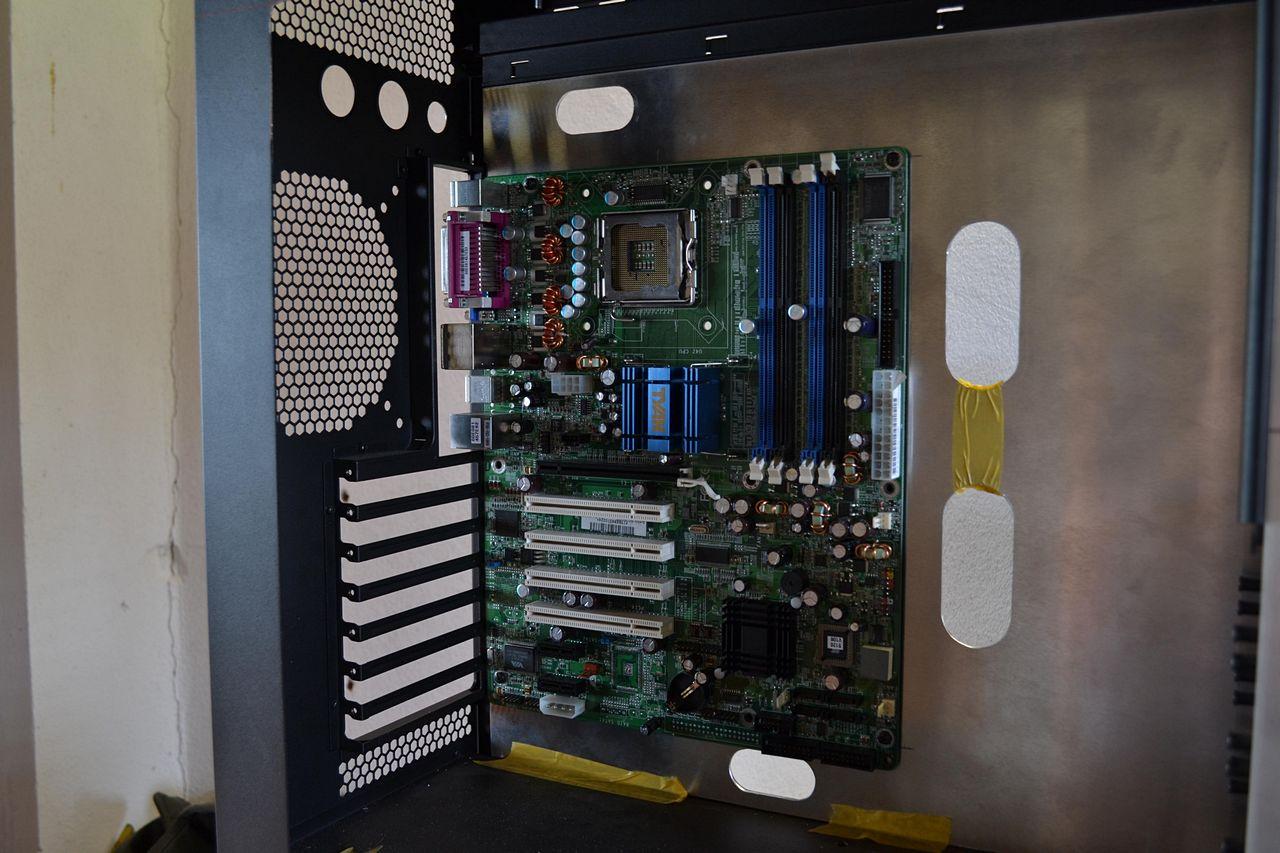 [26/06/2012] Casemod: Corsair Obsidian 800D bekommt Alu-Innenraum (28)