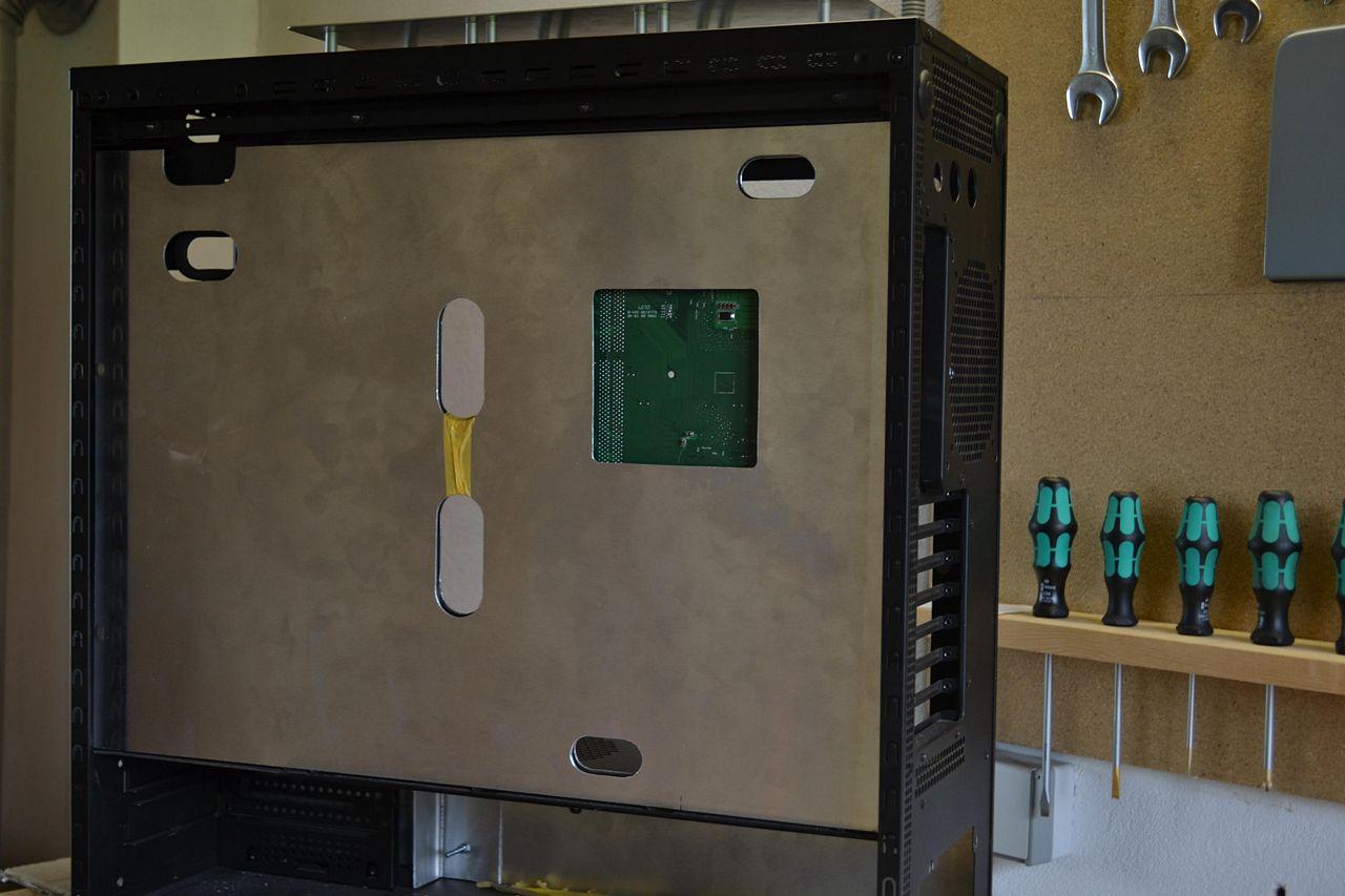 [26/06/2012] Casemod: Corsair Obsidian 800D bekommt Alu-Innenraum (30)