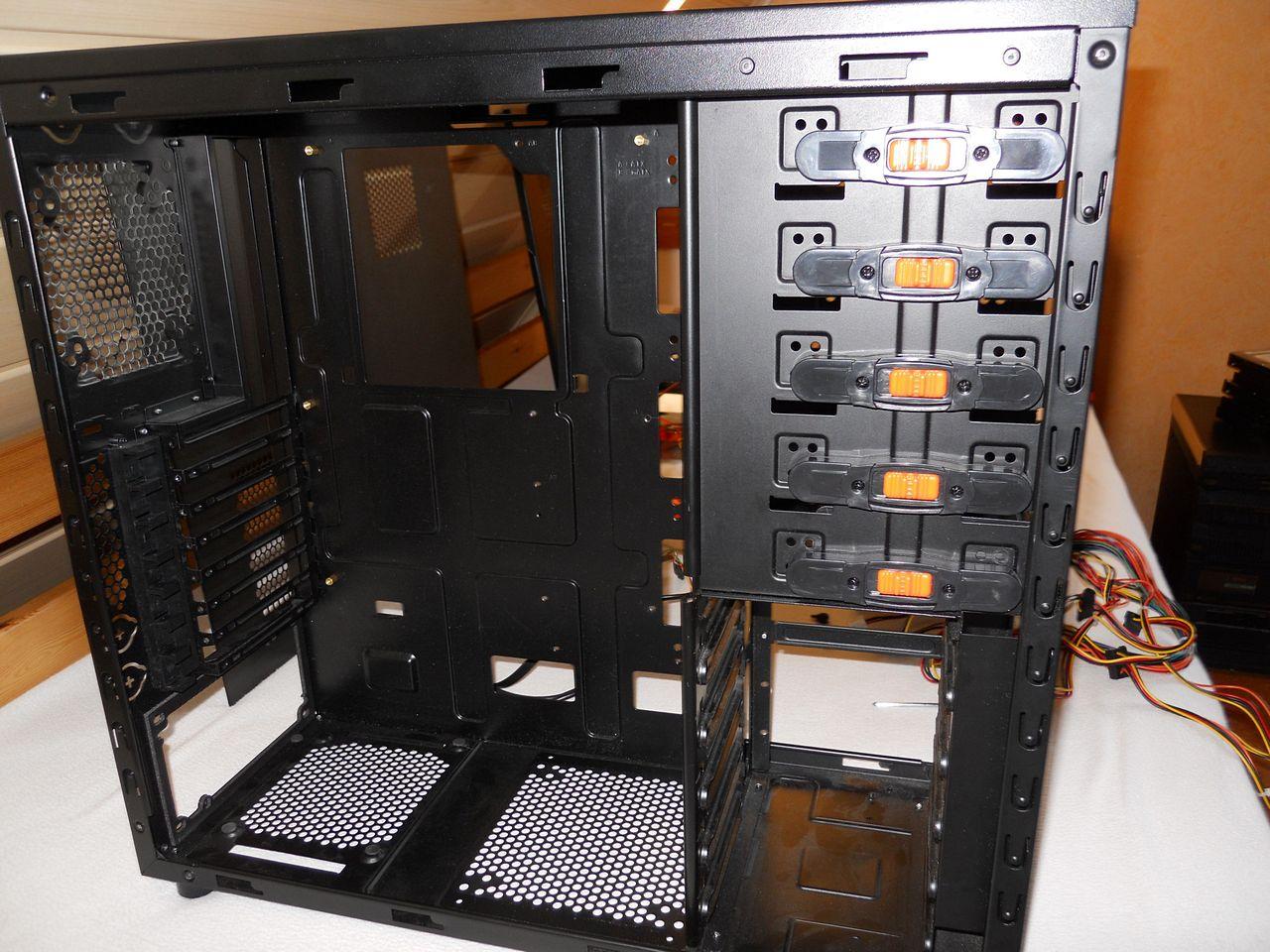 [25/06/2012] Einmal in Grün, bitte! Casemodder verpasst Xigmatek Midgard einen neuen Anstrich (3)