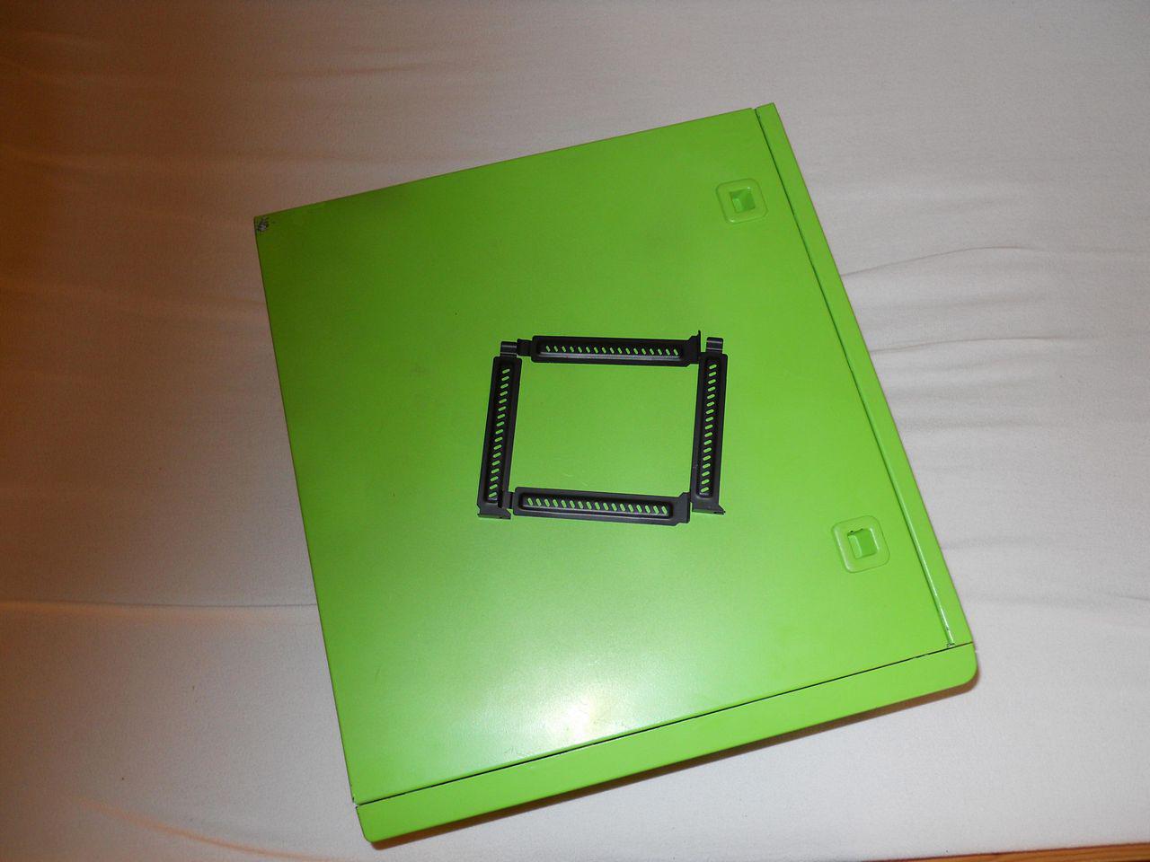 [25/06/2012] Einmal in Grün, bitte! Casemodder verpasst Xigmatek Midgard einen neuen Anstrich (9)