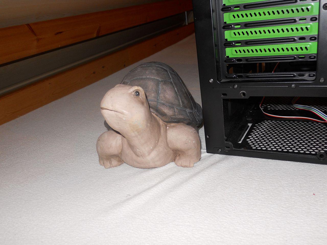 [25/06/2012] Einmal in Grün, bitte! Casemodder verpasst Xigmatek Midgard einen neuen Anstrich (15)