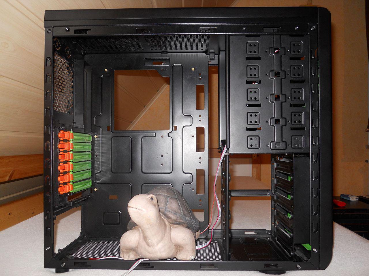 [25/06/2012] Einmal in Grün, bitte! Casemodder verpasst Xigmatek Midgard einen neuen Anstrich (16)
