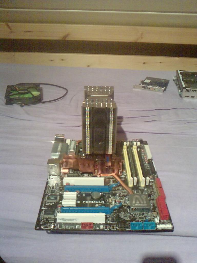 [25/06/2012] Einmal in Grün, bitte! Casemodder verpasst Xigmatek Midgard einen neuen Anstrich (32)
