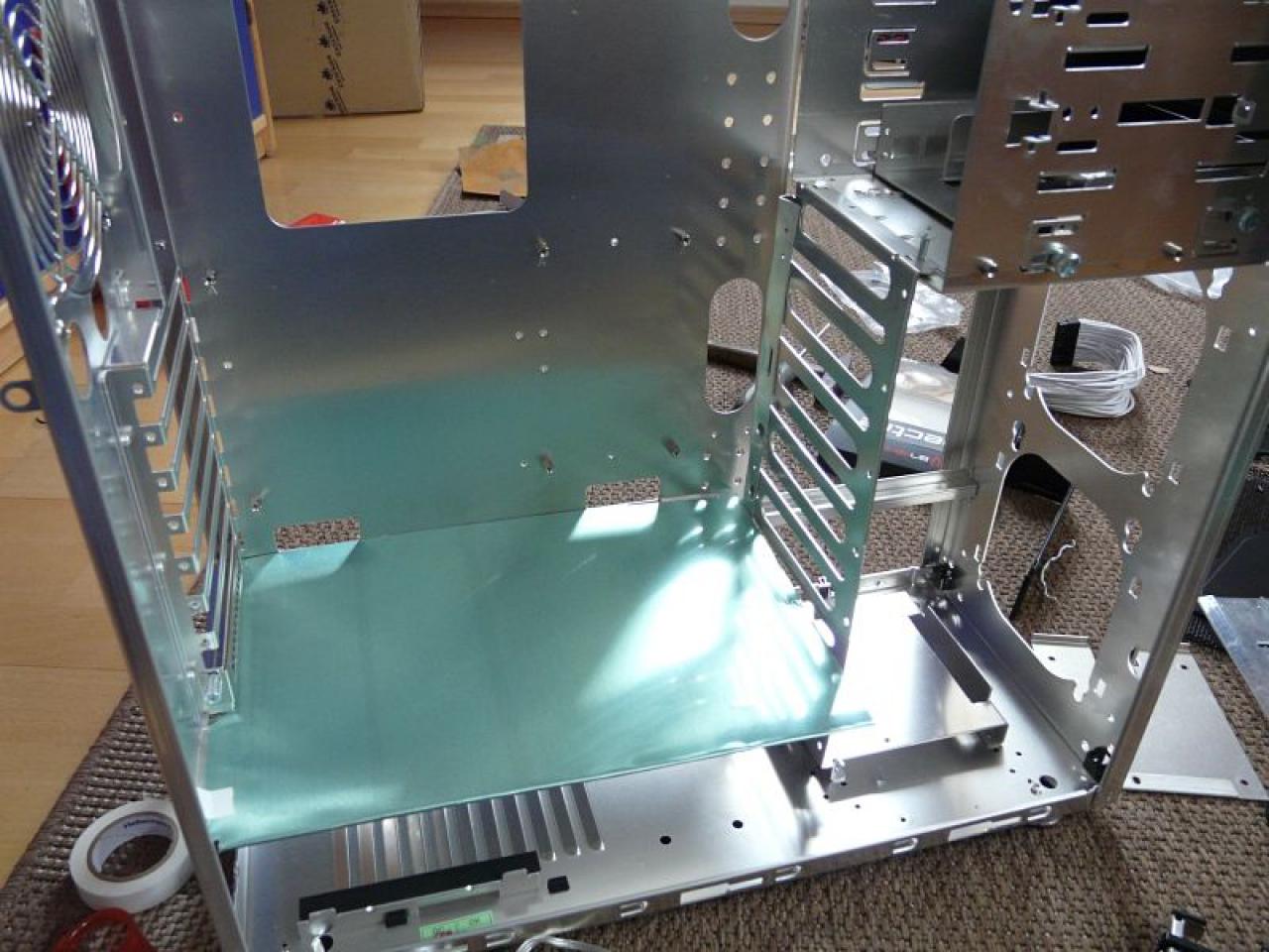 [13/06/2012] Casemod: Gurkensalat erschafft strahlende Finsternis - Knall inklusive (17)