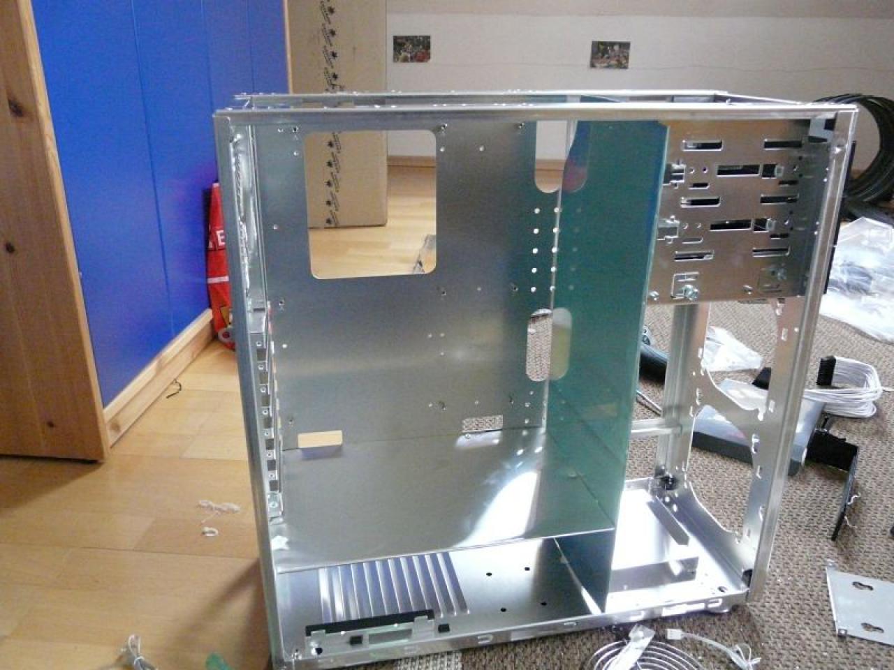 [13/06/2012] Casemod: Gurkensalat erschafft strahlende Finsternis - Knall inklusive (18)
