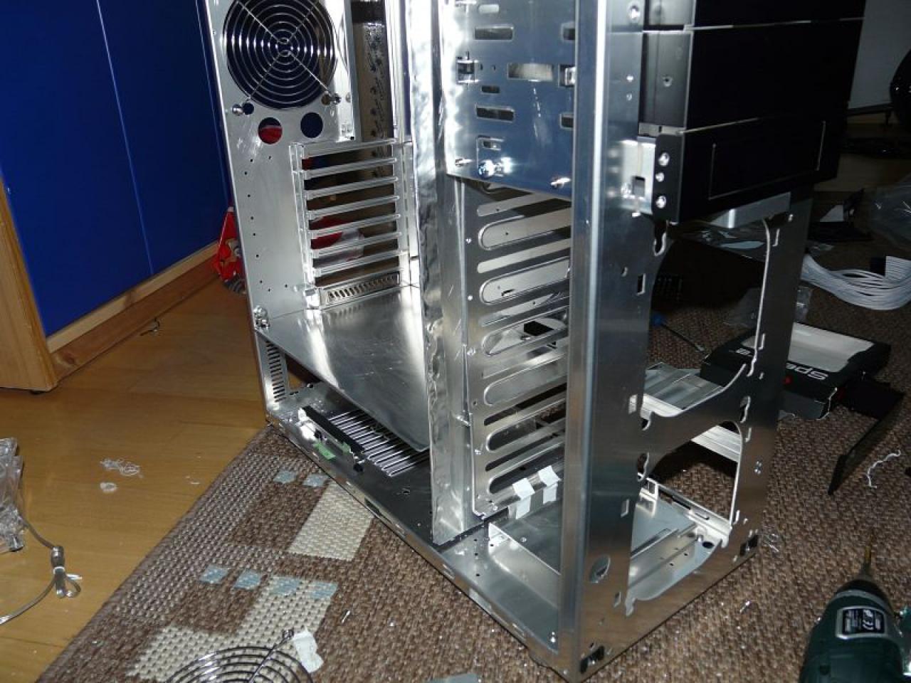 [13/06/2012] Casemod: Gurkensalat erschafft strahlende Finsternis - Knall inklusive (19)