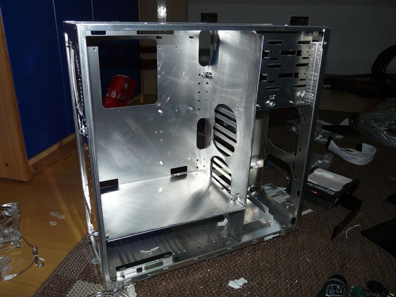 [13/06/2012] Casemod: Gurkensalat erschafft strahlende Finsternis - Knall inklusive (20)