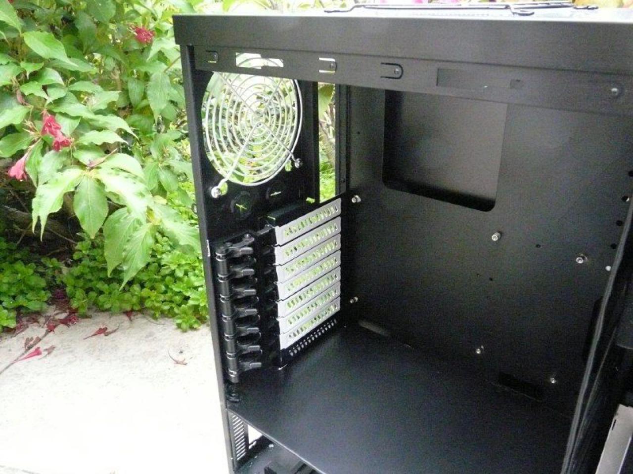 [13/06/2012] Casemod: Gurkensalat erschafft strahlende Finsternis - Knall inklusive (30)