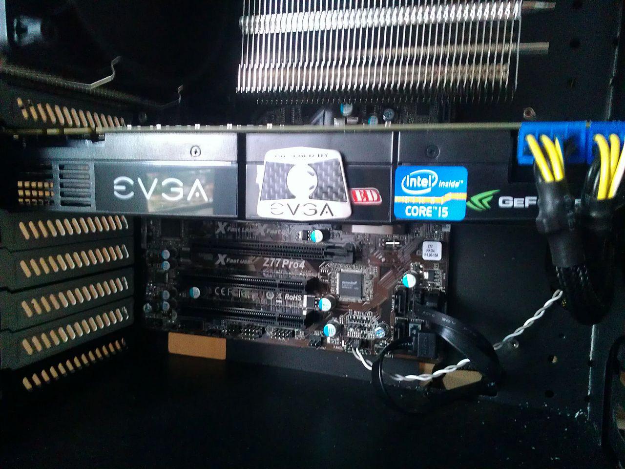 [13/06/2012] Casemod: Gurkensalat erschafft strahlende Finsternis - Knall inklusive (38)