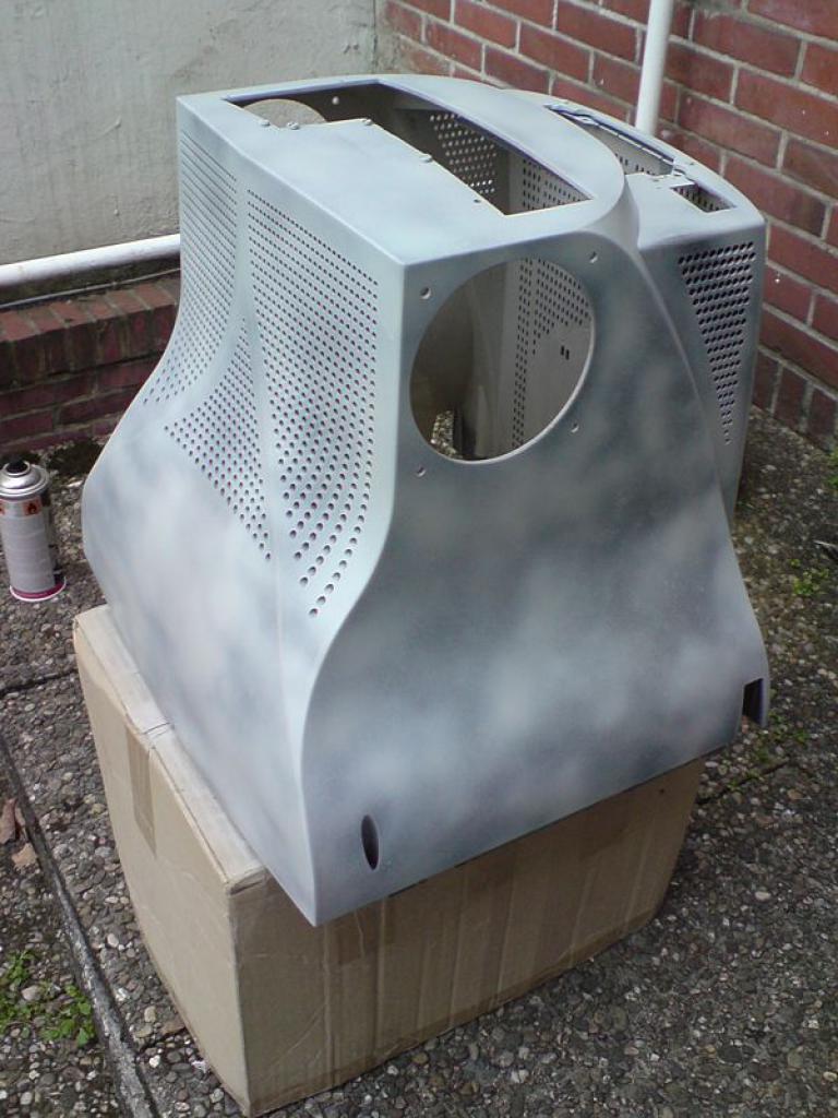 [06/06/2012] Casemod: Monitor-Recycling der anderen Art - PC plus Bildschirm in CRT-Gehäuse verpflanzt (21)
