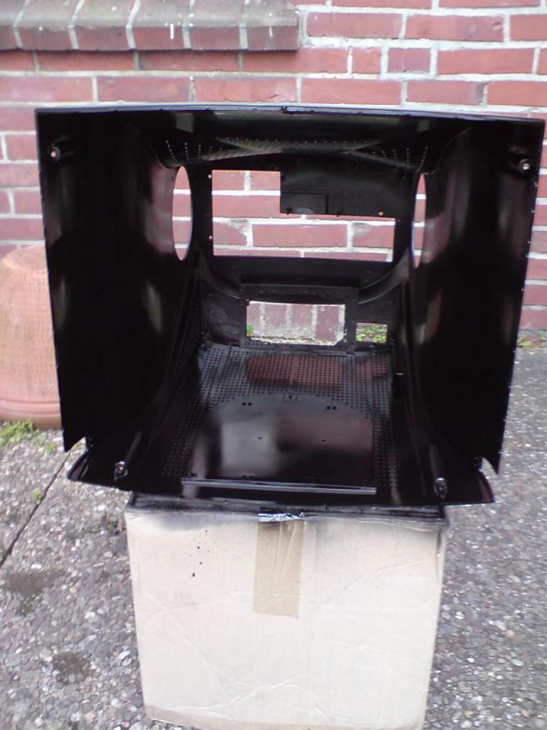 [06/06/2012] Casemod: Monitor-Recycling der anderen Art - PC plus Bildschirm in CRT-Gehäuse verpflanzt (22)