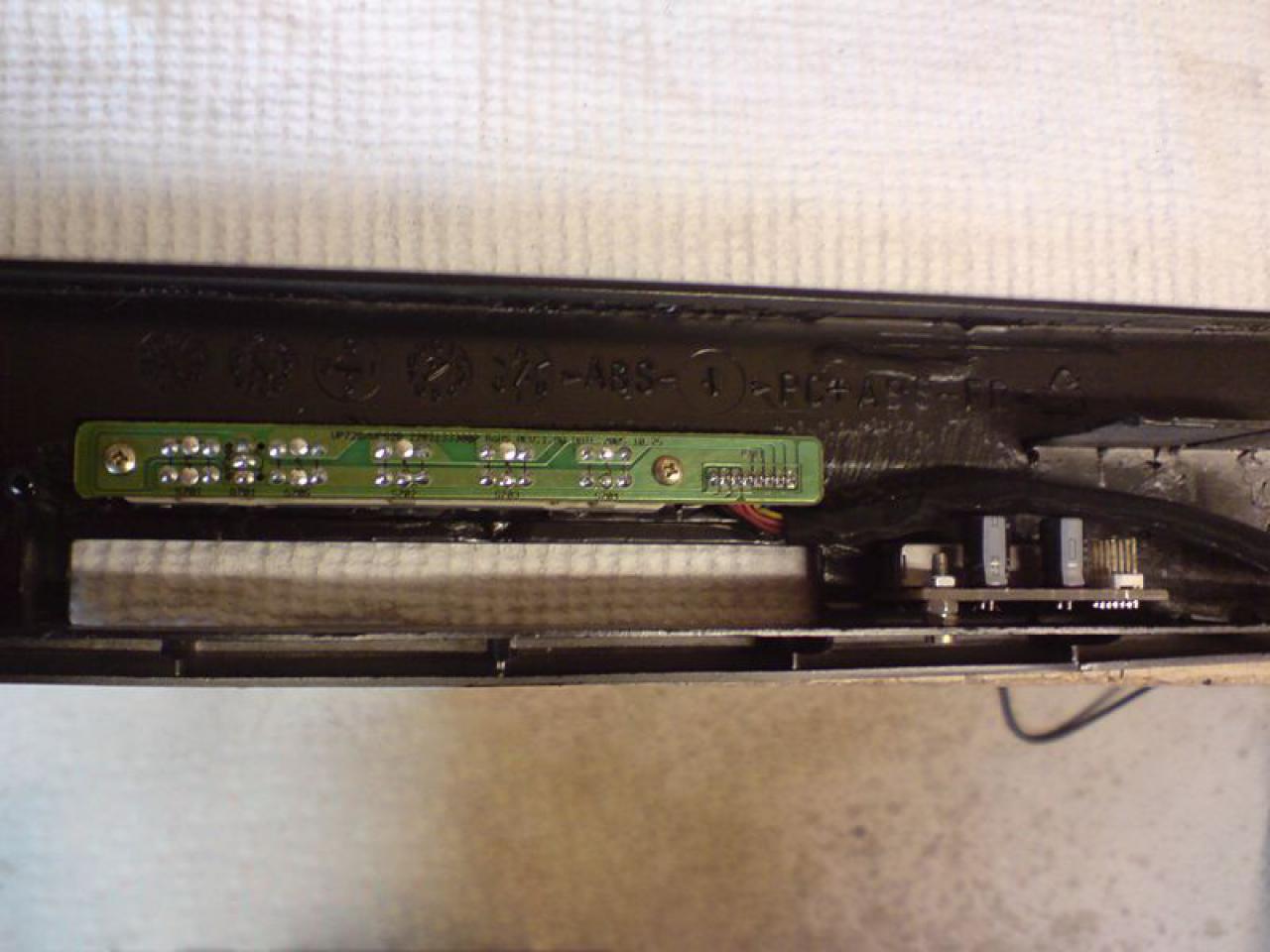 [06/06/2012] Casemod: Monitor-Recycling der anderen Art - PC plus Bildschirm in CRT-Gehäuse verpflanzt (24)