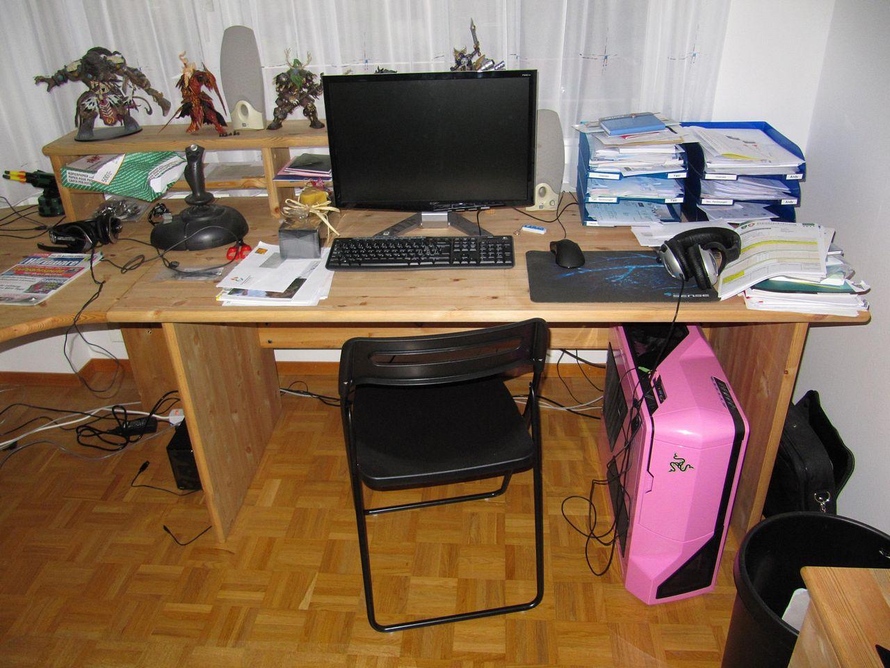 [29/06/2012] Update vom 01.07. mit neuen Schreibtischen und Werkbänken (5)