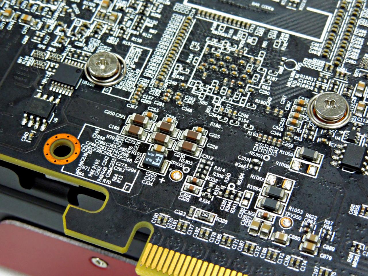 [05/06/2012] Powercolor HD 7970 X2 Devil 13: Mit 1.100 MHz und drei 8-Pol-Anschlüssen an die Spitze? (15)