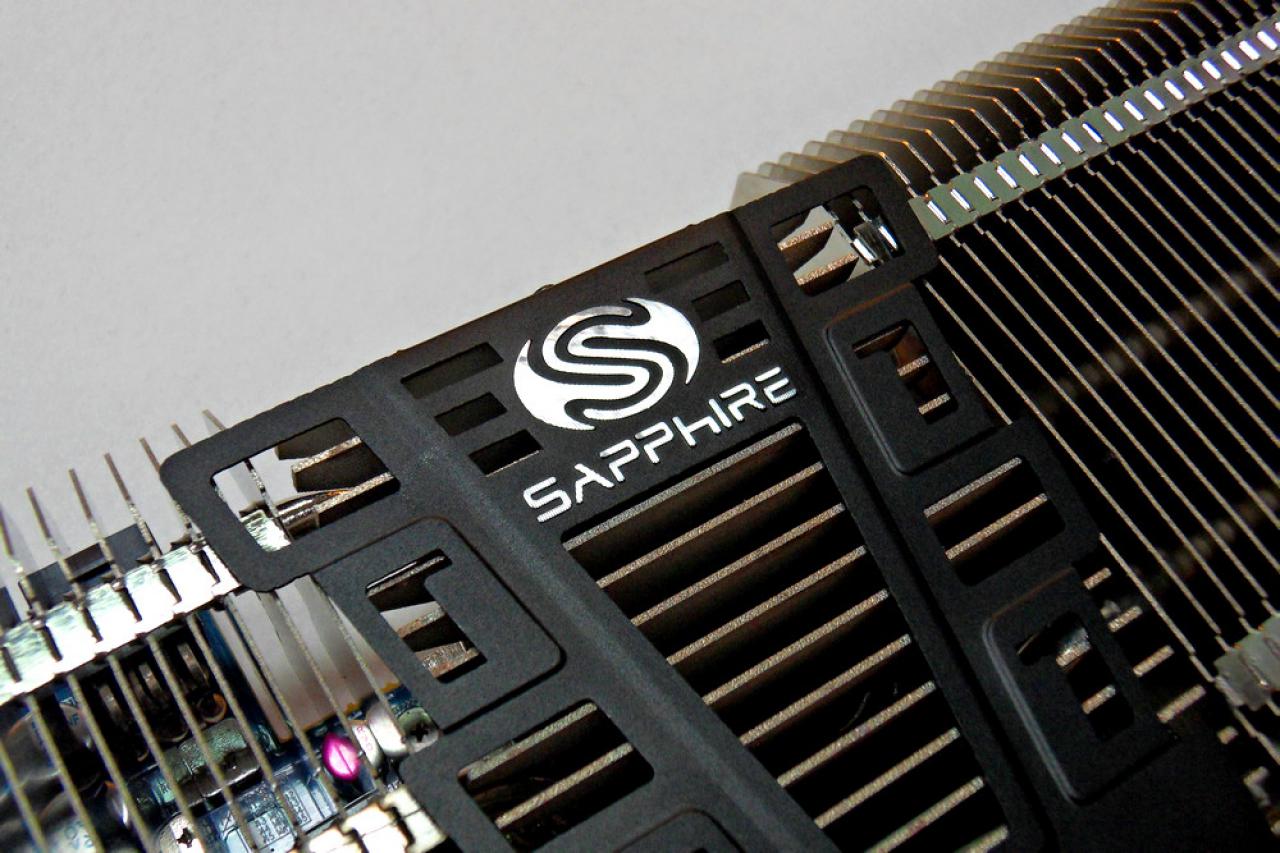 [06/06/2012] Sapphire zeigt Vapor-X-CPU-Kühler, die Radeon HD 7970 Vapor-X, die HD 7870 Flex, eine passive Radeon HD HD 7770 sowie FM2- und Brazos-Boards (2)