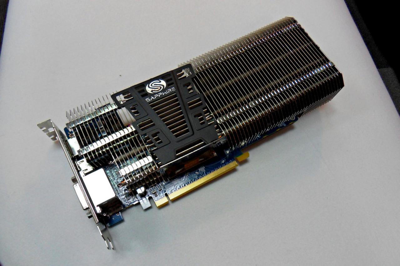 [06/06/2012] Sapphire zeigt Vapor-X-CPU-Kühler, die Radeon HD 7970 Vapor-X, die HD 7870 Flex, eine passive Radeon HD HD 7770 sowie FM2- und Brazos-Boards (4)
