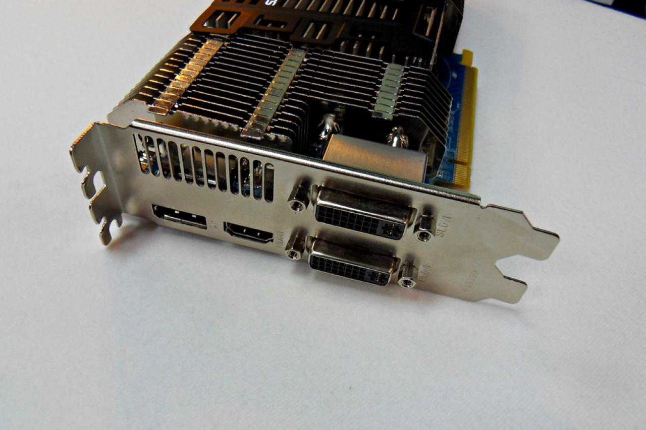 [06/06/2012] Sapphire zeigt Vapor-X-CPU-Kühler, die Radeon HD 7970 Vapor-X, die HD 7870 Flex, eine passive Radeon HD HD 7770 sowie FM2- und Brazos-Boards (43)