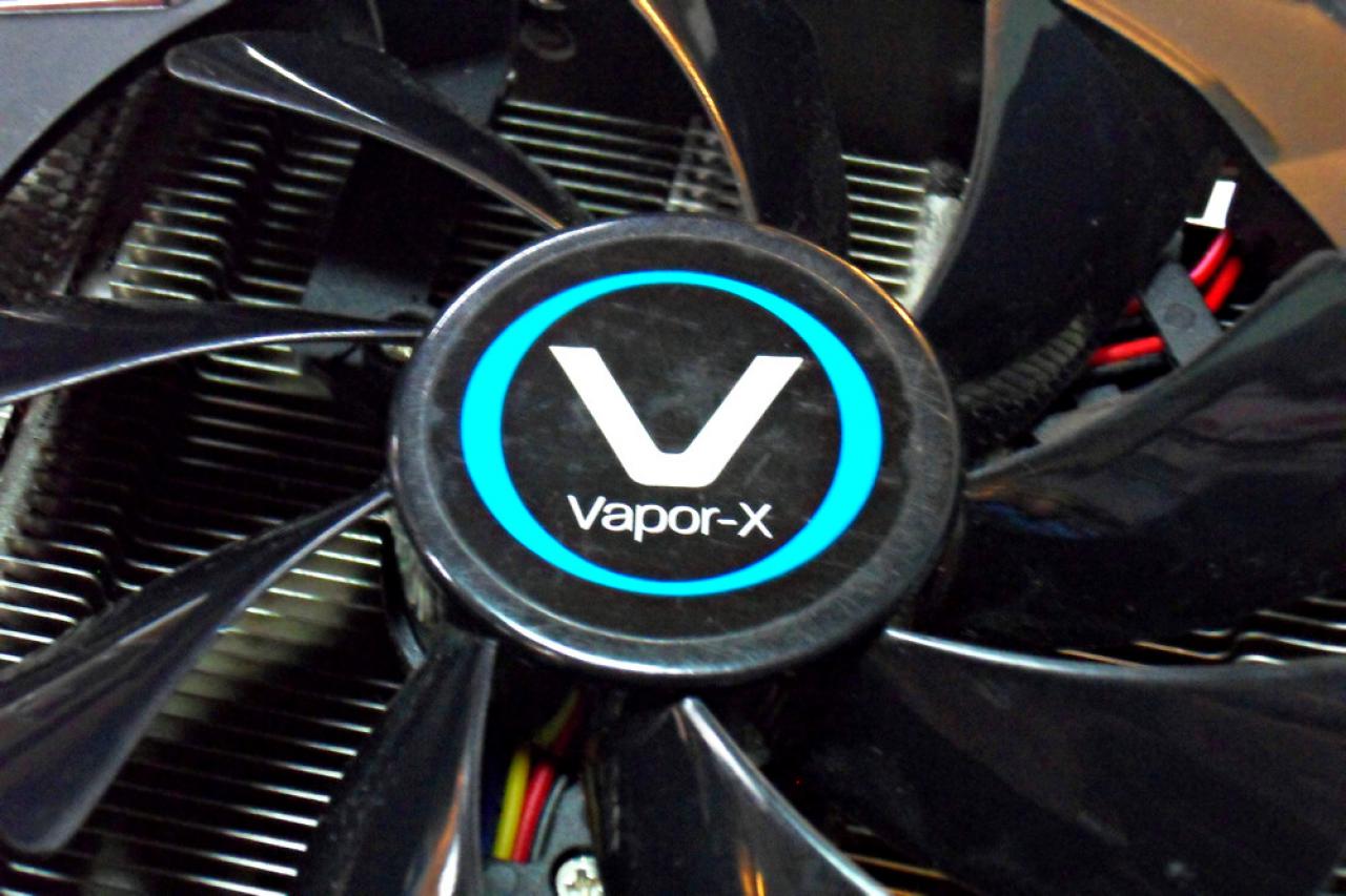 [06/06/2012] Sapphire zeigt Vapor-X-CPU-Kühler, die Radeon HD 7970 Vapor-X, die HD 7870 Flex, eine passive Radeon HD HD 7770 sowie FM2- und Brazos-Boards (14)