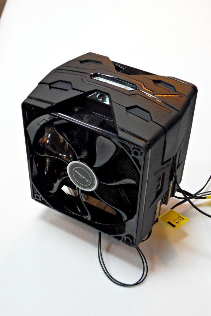 [06/06/2012] Sapphire zeigt Vapor-X-CPU-Kühler, die Radeon HD 7970 Vapor-X, die HD 7870 Flex, eine passive Radeon HD HD 7770 sowie FM2- und Brazos-Boards (24)