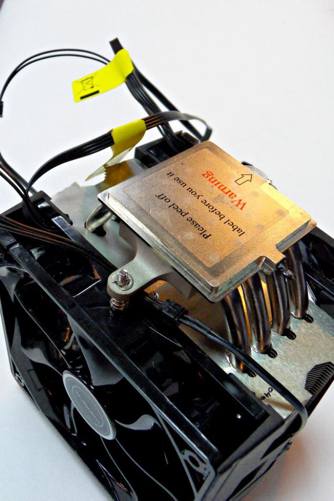 [06/06/2012] Sapphire zeigt Vapor-X-CPU-Kühler, die Radeon HD 7970 Vapor-X, die HD 7870 Flex, eine passive Radeon HD HD 7770 sowie FM2- und Brazos-Boards (25)