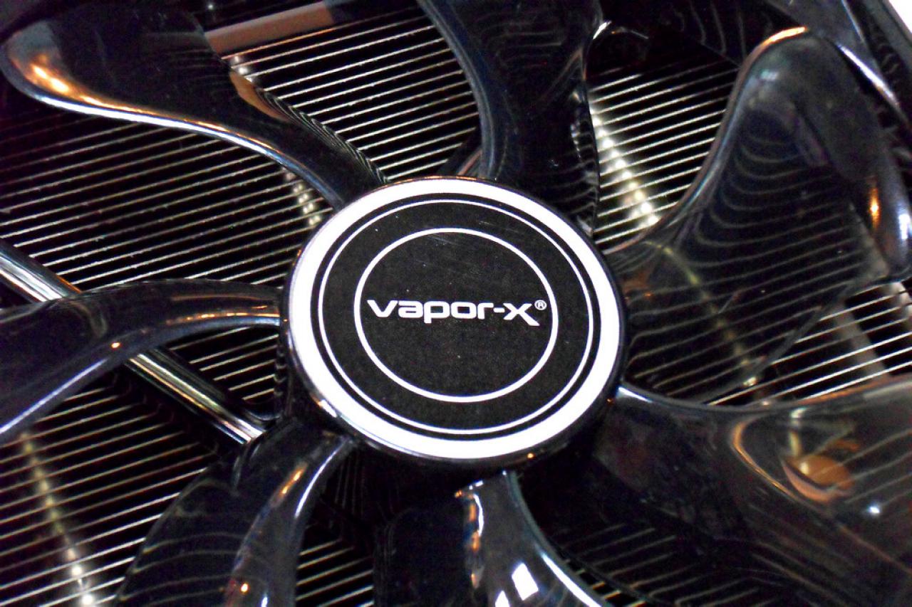 [06/06/2012] Sapphire zeigt Vapor-X-CPU-Kühler, die Radeon HD 7970 Vapor-X, die HD 7870 Flex, eine passive Radeon HD HD 7770 sowie FM2- und Brazos-Boards (27)