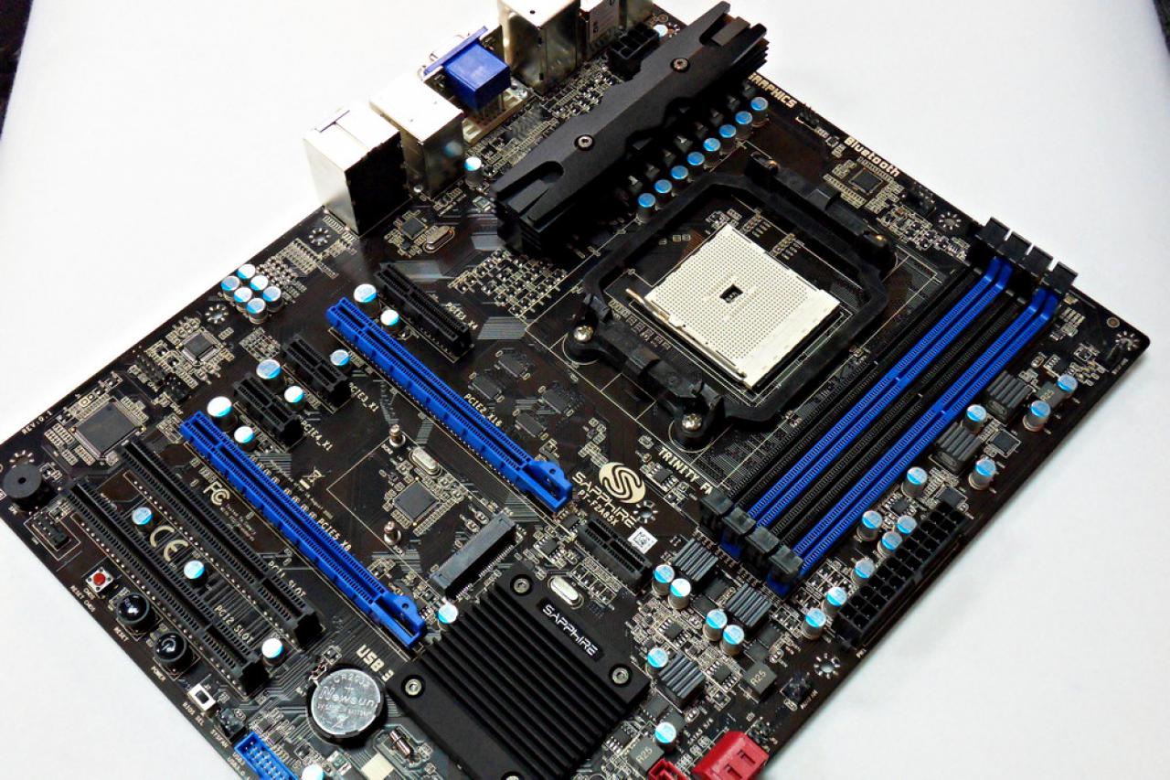 [06/06/2012] Sapphire zeigt Vapor-X-CPU-Kühler, die Radeon HD 7970 Vapor-X, die HD 7870 Flex, eine passive Radeon HD HD 7770 sowie FM2- und Brazos-Boards (32)