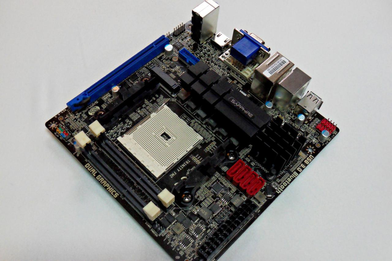 [06/06/2012] Sapphire zeigt Vapor-X-CPU-Kühler, die Radeon HD 7970 Vapor-X, die HD 7870 Flex, eine passive Radeon HD HD 7770 sowie FM2- und Brazos-Boards (35)