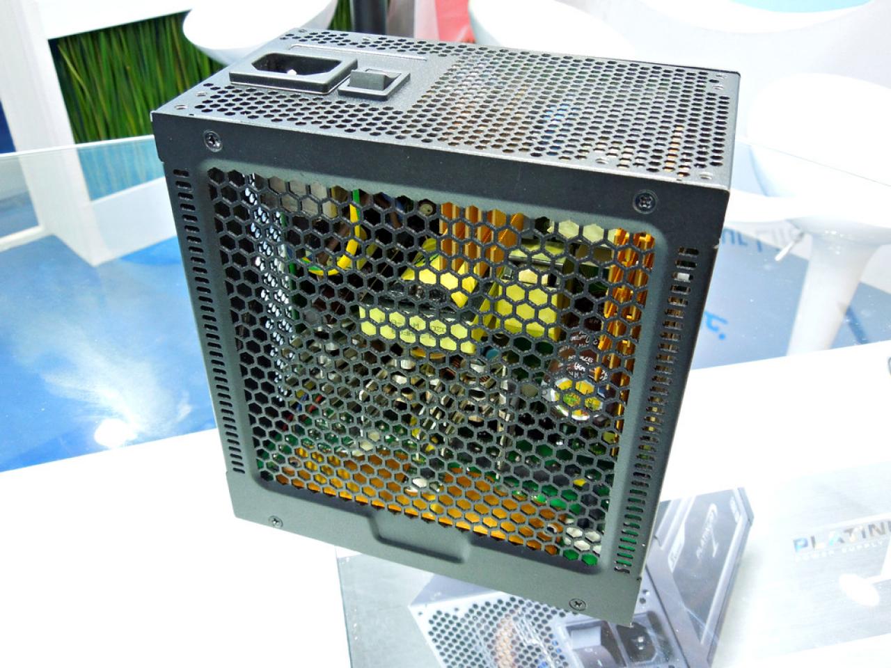 [08/06/2012] Seasonic: Neue G-Serie-Netzteile, passive Platinum-PCGH-Edition mit 520W und Update der X-Serie (6)