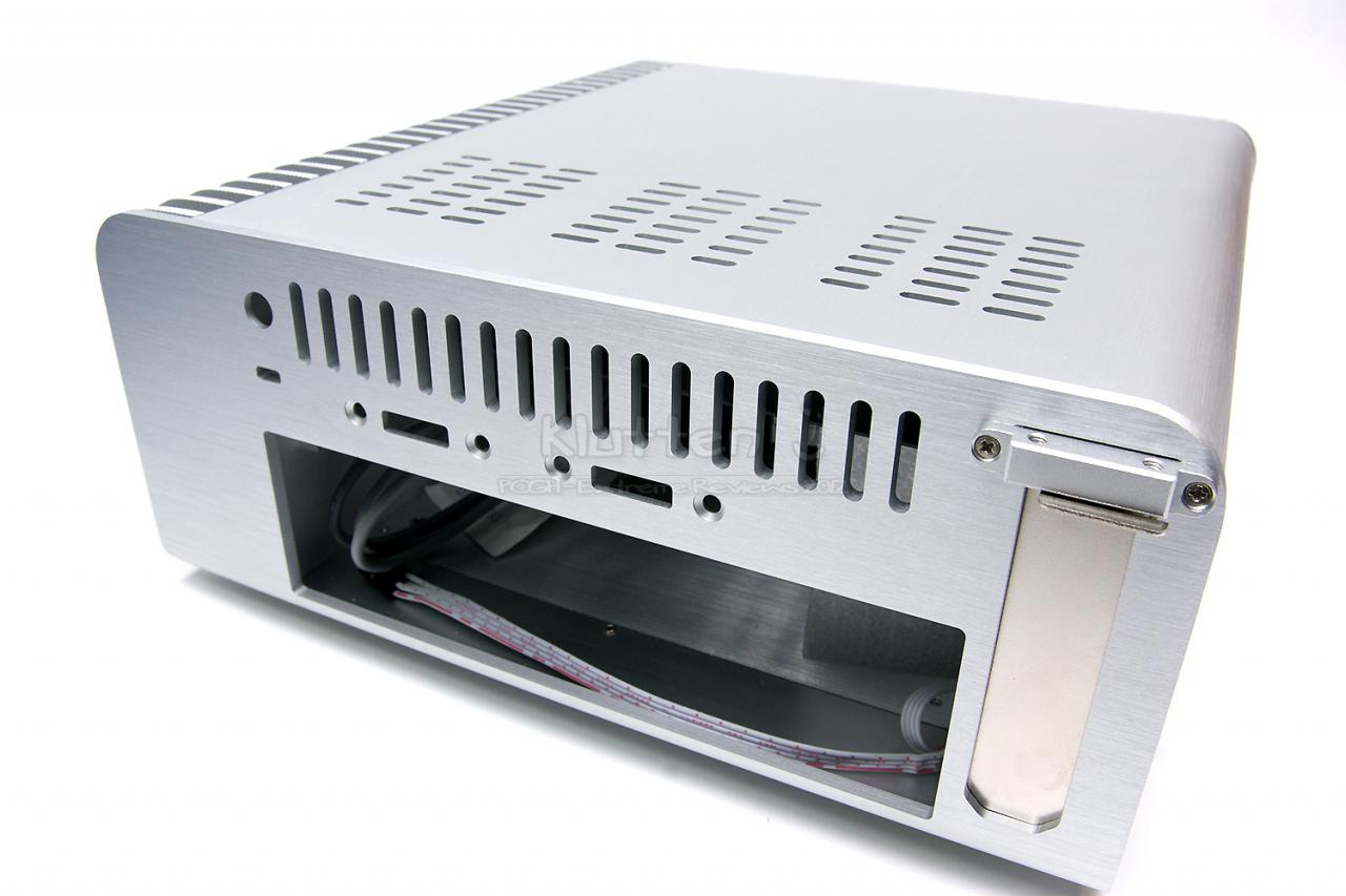 [28/06/2012] PCGHX Extreme: Streacom FC8 - lautloses Mini-ITX-Edelgehäuse im Review (10)