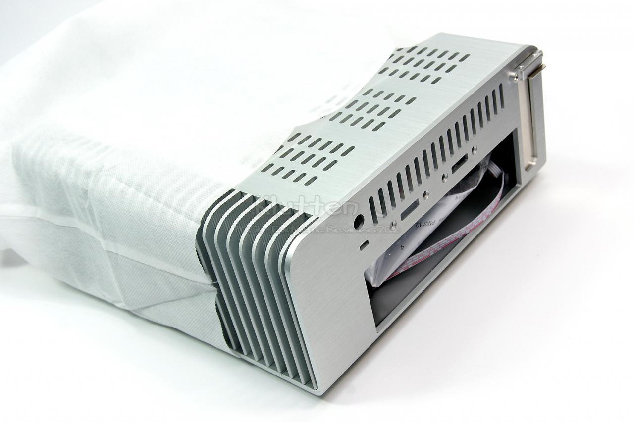 [28/06/2012] PCGHX Extreme: Streacom FC8 - lautloses Mini-ITX-Edelgehäuse im Review (2)