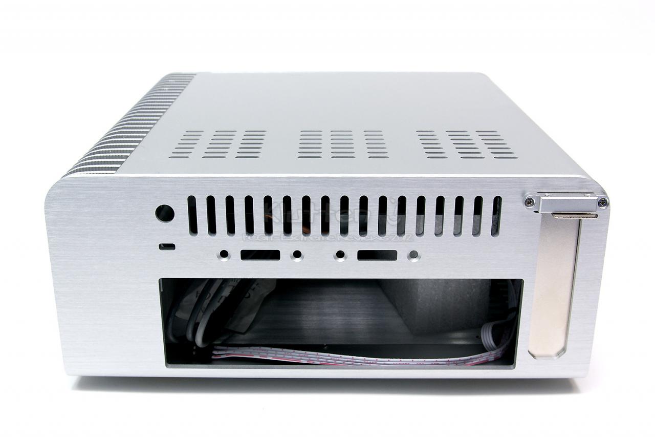 [28/06/2012] PCGHX Extreme: Streacom FC8 - lautloses Mini-ITX-Edelgehäuse im Review (6)