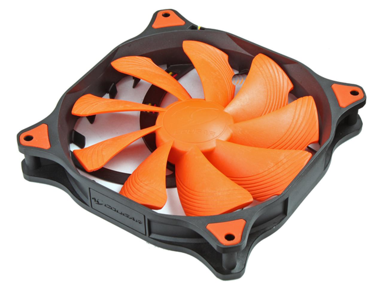 [01/06/2012] Computex 2012: Cougar präsentiert Challanger-Gehäuse und Platinum PTX-Netzteil (3)