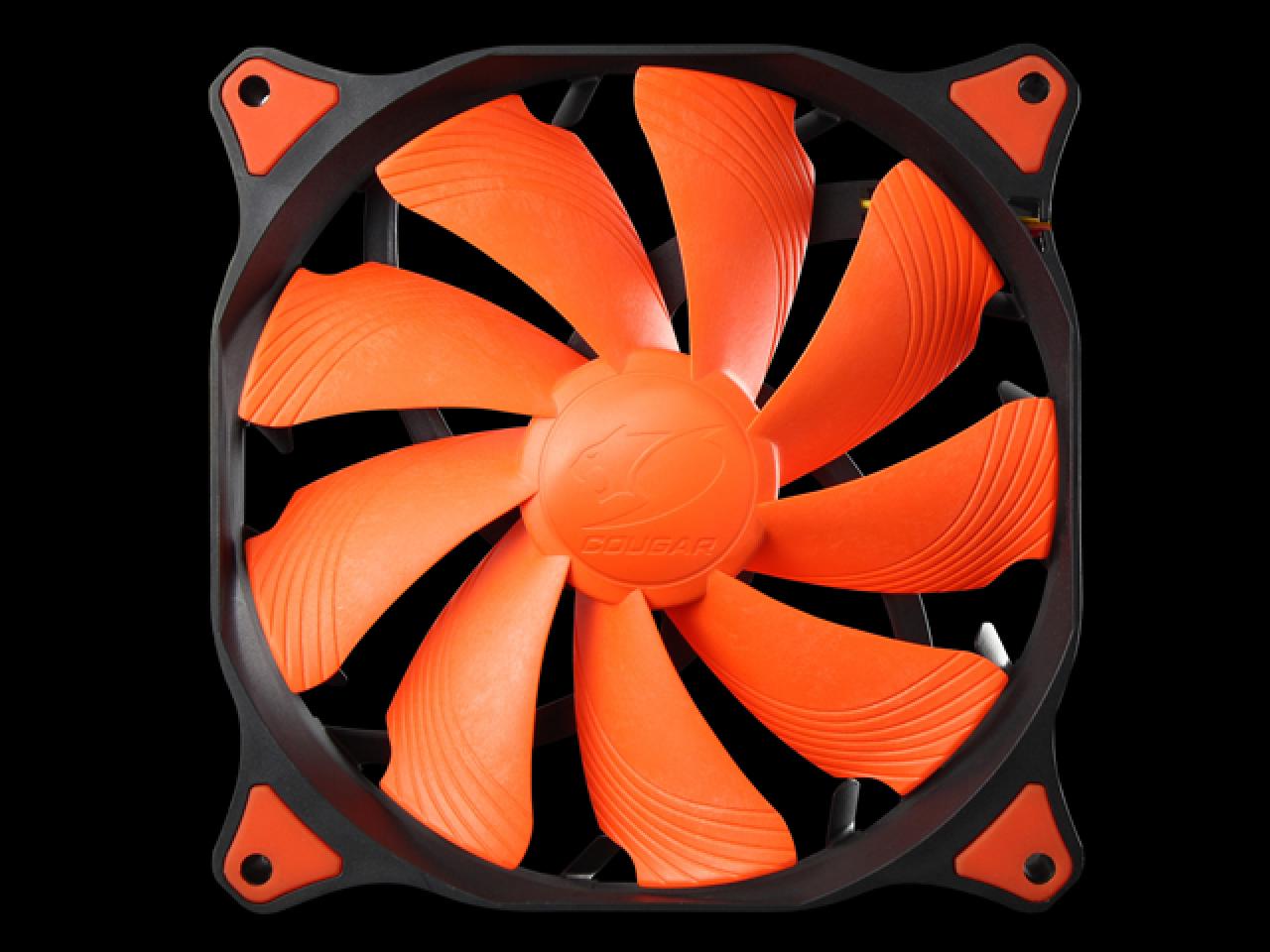 [01/06/2012] Computex 2012: Cougar präsentiert Challanger-Gehäuse und Platinum PTX-Netzteil (5)
