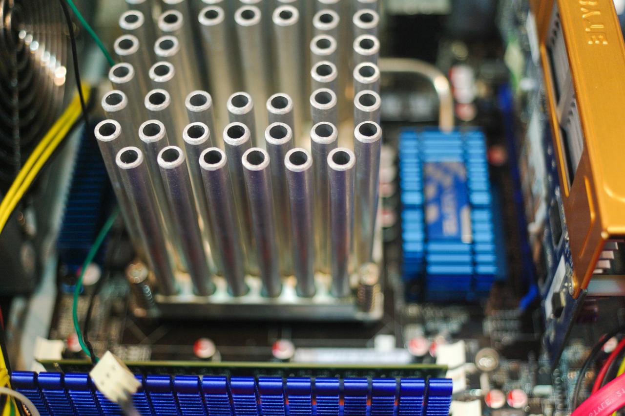 [18/06/2012] Kuriosität, die auch noch funktioniert: Passiver CPU-Kühler mit Aluminium-Röhren von Comptake (2)