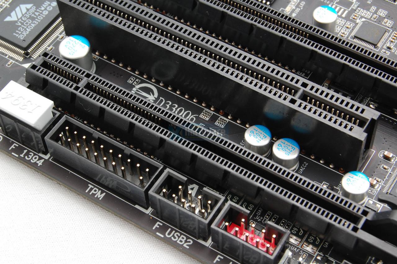 [25/06/2012] PCGHX-Review: Was leistet das Oberklasse-Mainboard Gigabyte Z77X-UD5H WiFi? (15)
