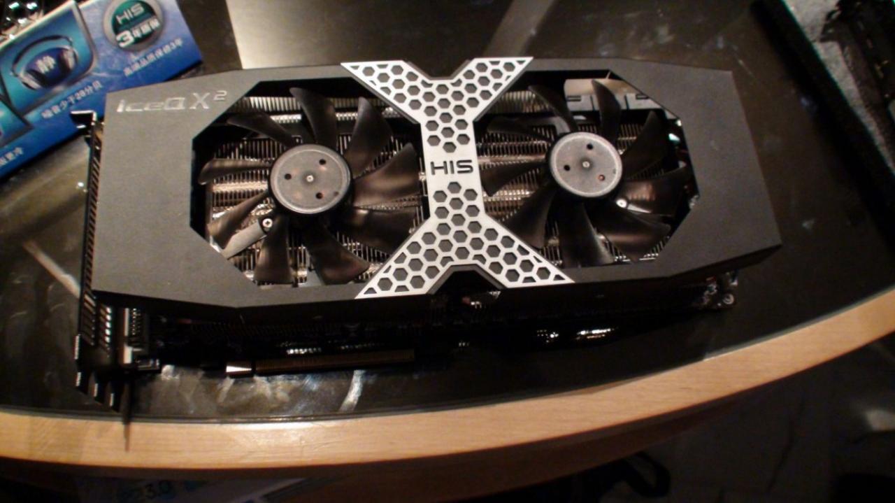 [07/06/2012] HIS Radeon HD 7970 IceQ X2: Custom-PCB, satte drei 8-Pol-Strombuchsen für bis zu 525 Watt Leistungsaufnahme ...
