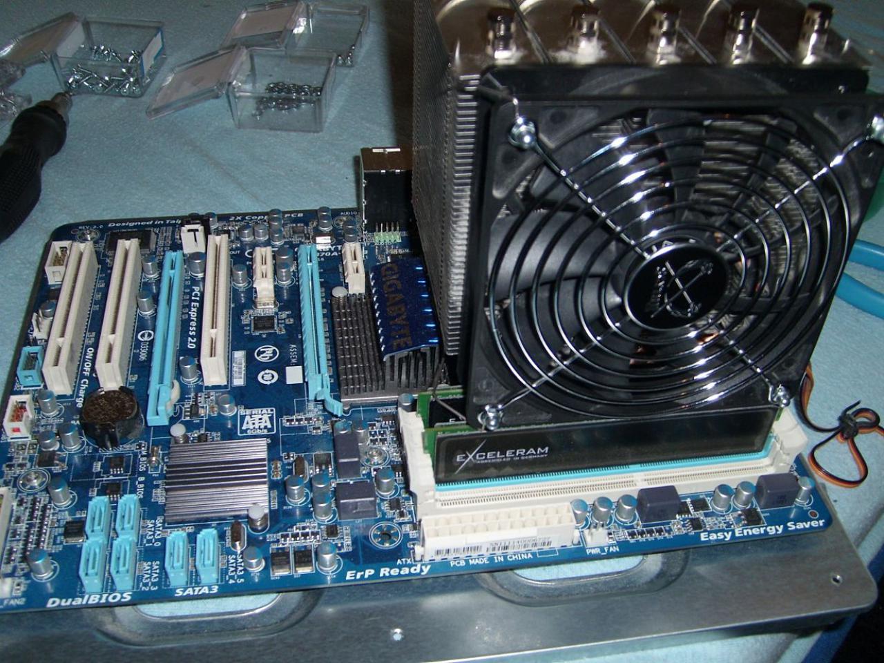 [01/06/2012] X-Plorer-Casemod: Gehäuse bekommt Rundumerneuerung inlusive Band-Artwork (14)